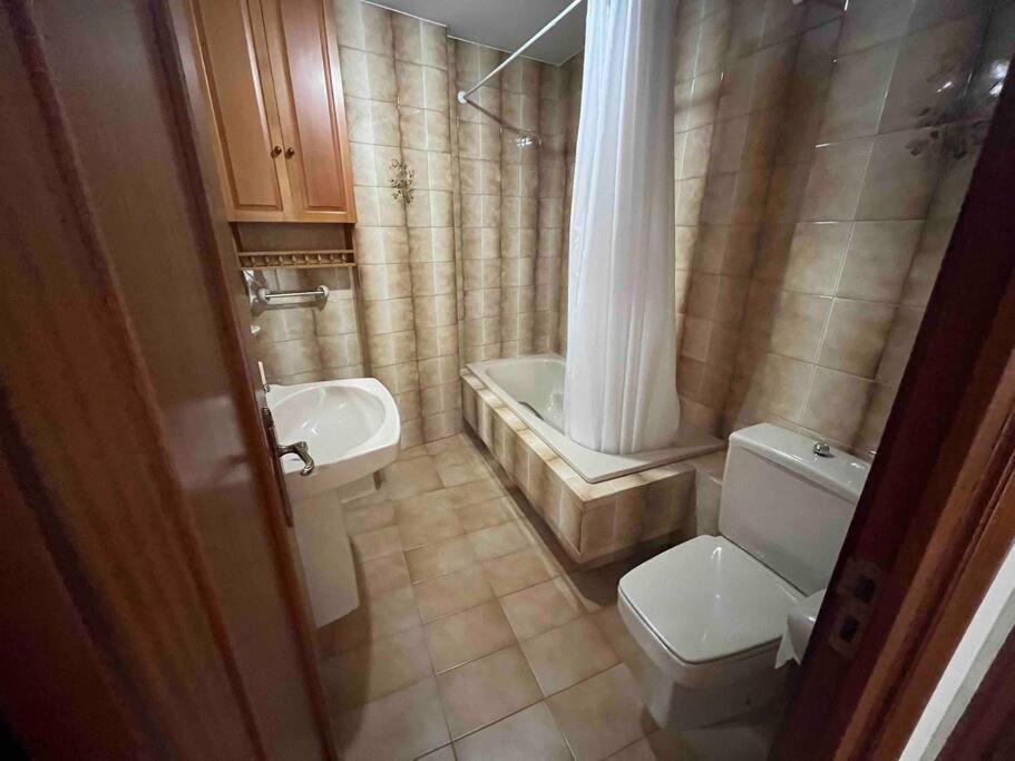 Apartamento Dentro De Muralla Y Parking Gratuito En Pleno Centro Lugo Ngoại thất bức ảnh